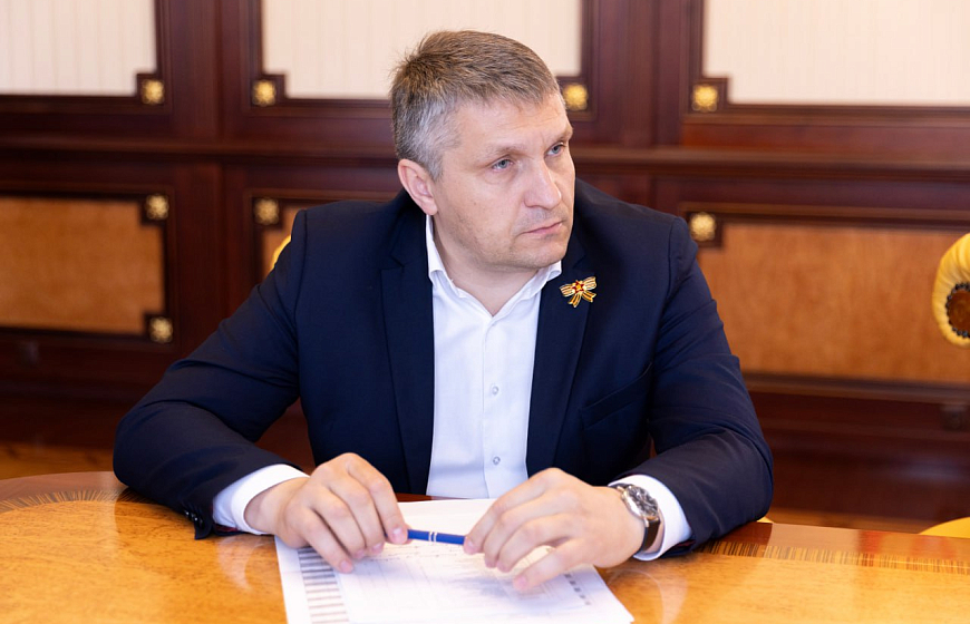 Сергей Аксёнов: В ближайшие три года планируется отремонтировать придомовые территории МКД во всех муниципалитетах